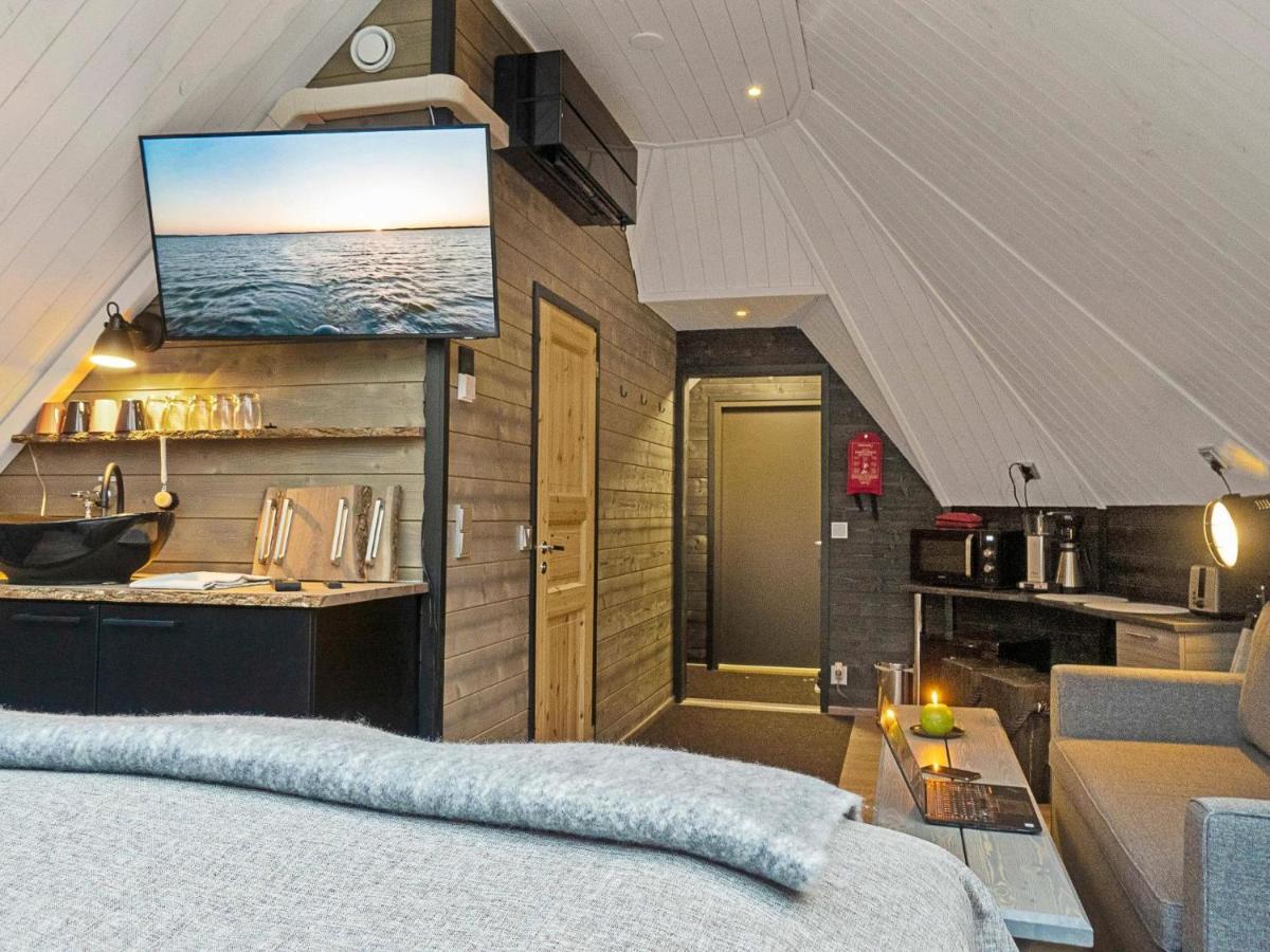Holiday Home Samruam B Aurora Cabin By Interhome 살라 외부 사진